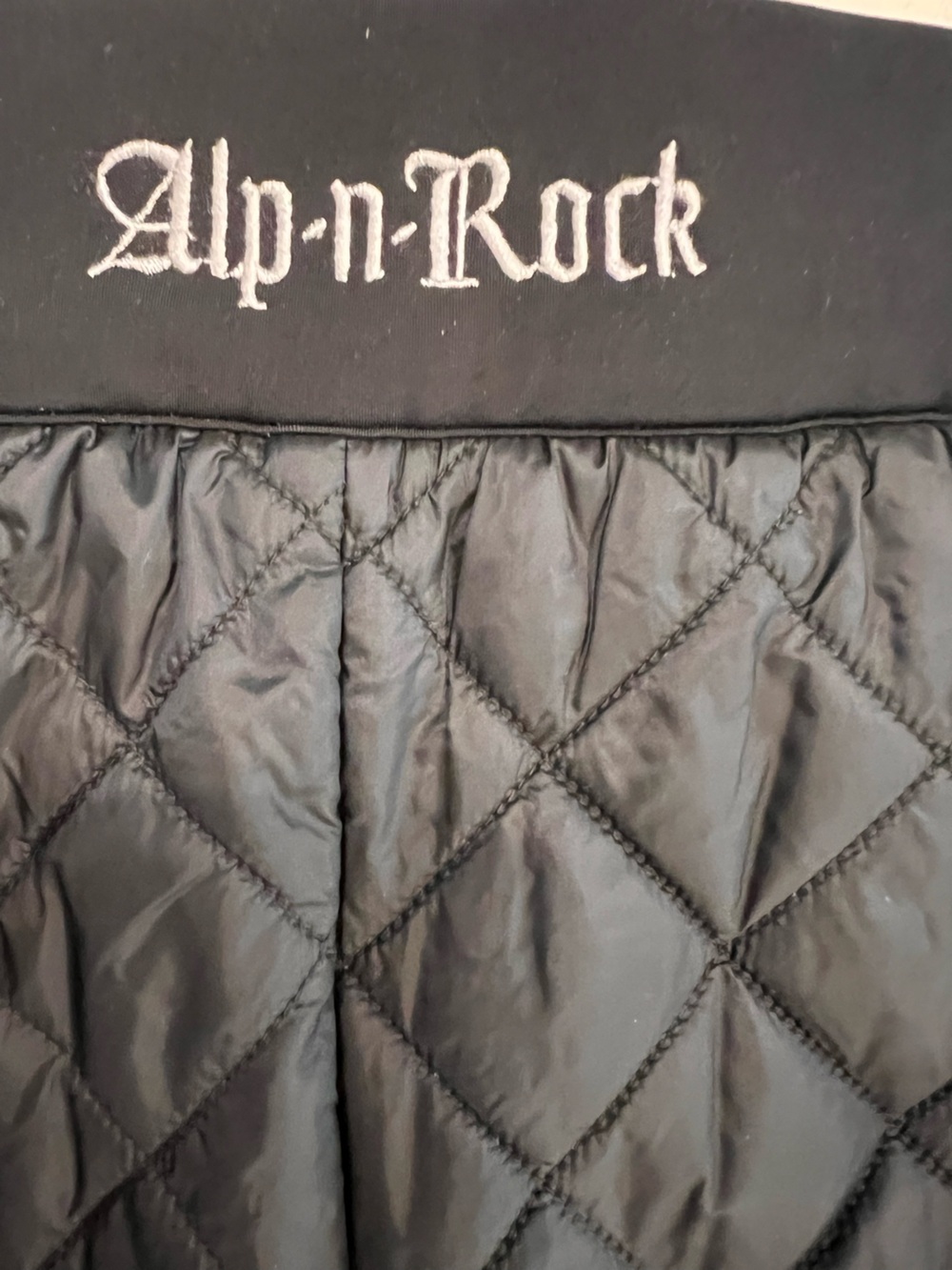Alp N Rock Black Quilted Diamond skirt size 3
